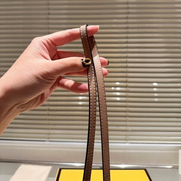 D3A058A9-6792-89FA-0DA1-9427AD9BF3BC.jpg Fendi By The Way Mini