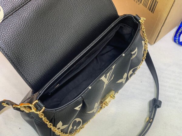 Louis Vuitton Favorite M45859