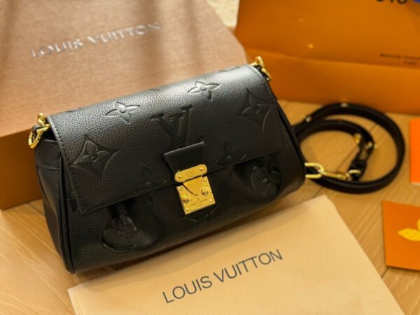 Louis Vuitton Favorite M45813