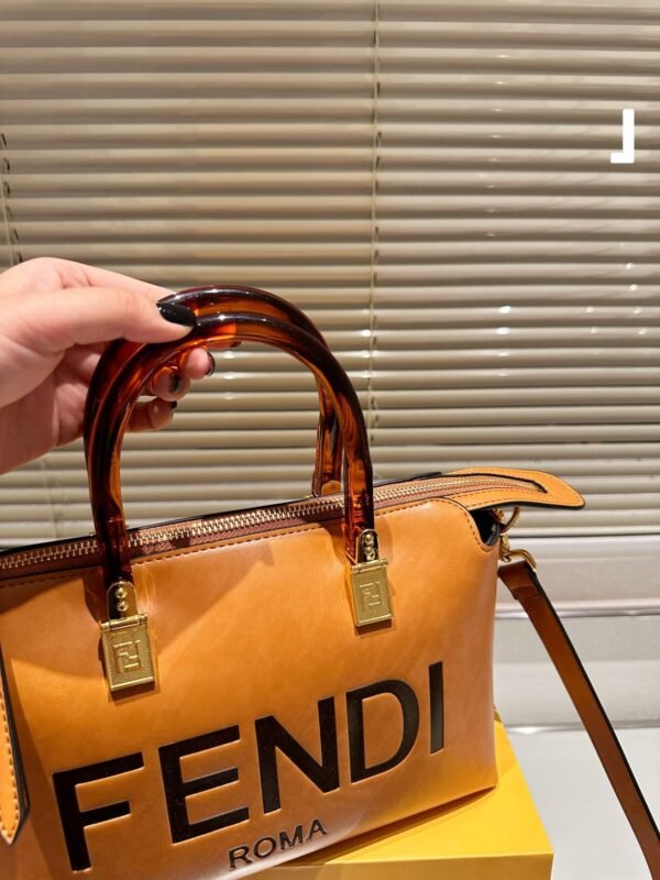 D6321739-89E9-AB2A-639D-88C532F40335.jpg Fendi By The Way Medium - White
