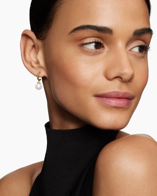 DA546600-801C-7CAE-0957-C08D3016750B.jpg Solari Drop Earrings 18K Yellow Gold with Pearls and Diamonds, 22mm