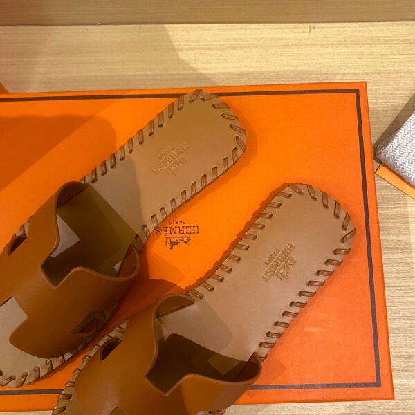 DCC5D4FC-25BD-0867-35C2-9B071412CDFC.jpg Hermes Women's Oran Sandal