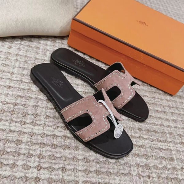 DCC7C184-63B7-A720-F502-EA3372E69D88.jpg Hermes Women's Oran Sandal