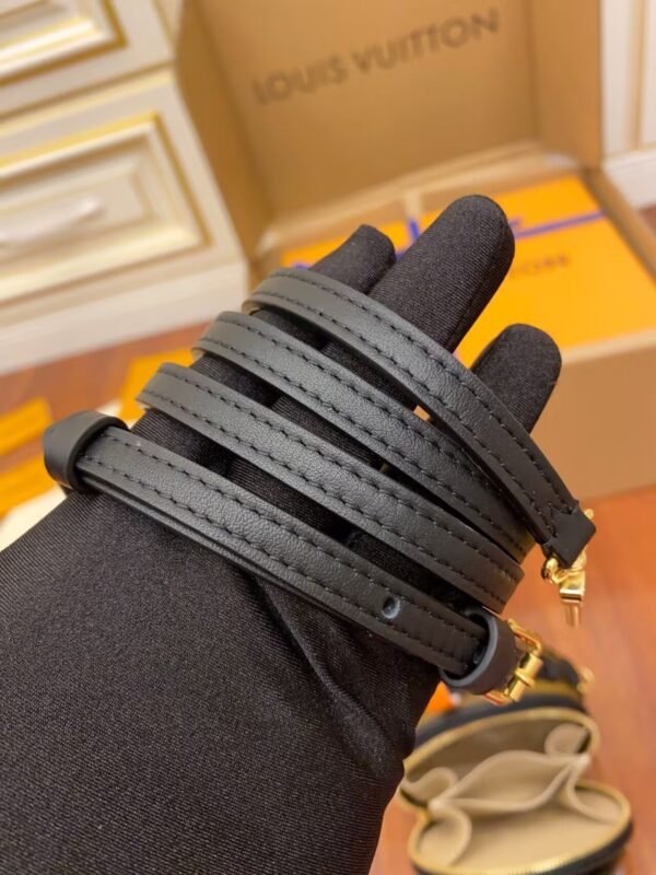 E162843E-8168-7851-8D05-56F0728D6FB6.jpg Louis Vuitton Mini Boite Chapeau M68276