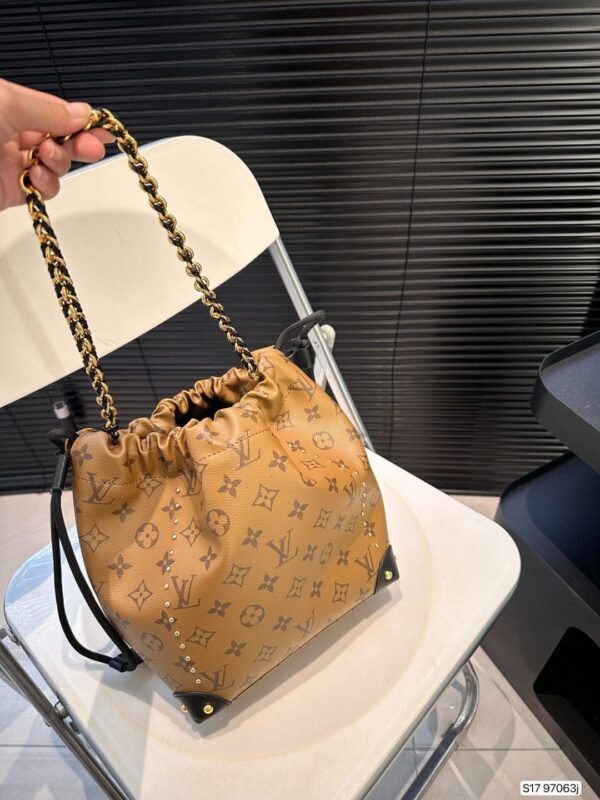 Louis Vuitton M13324 No&eacute; Trunk Small