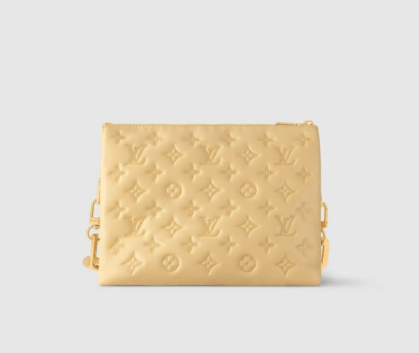 E530312C-5E76-AFDE-96E2-D6051896980D.jpg Coussin PM M25112