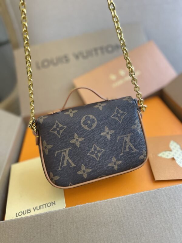 E9CB3C1C-814B-0F34-7120-FC8FAE06AEE2.jpg Louis Vuitton MICRO MÉTIS Chain Bag M81267