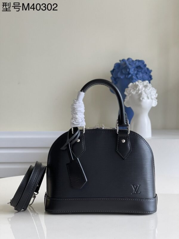 EA670549-06CB-CB69-8F36-4EFA7675E44A.jpg Louis Vuitton Alma PM M40302