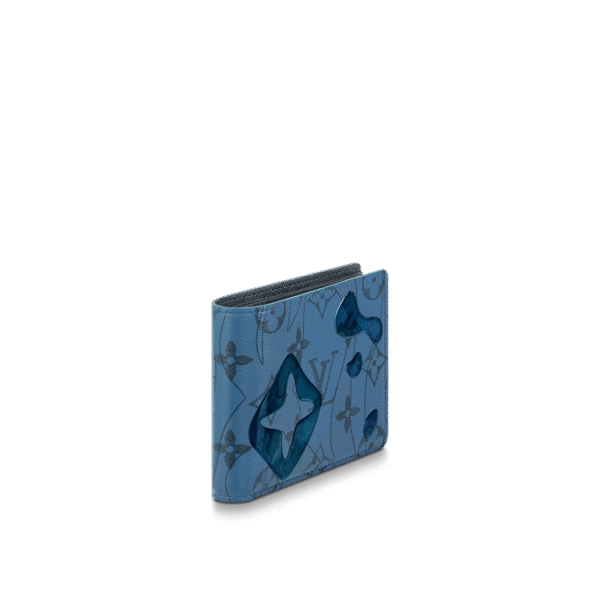 EC0E7E2A-AB64-B68F-0EFC-9C66BBE59005.png Slender Wallet M82307