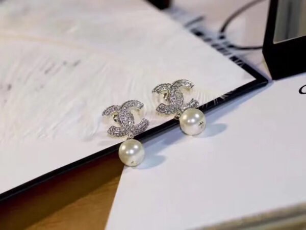 ED30D1A7-52C4-11E7-0CCB-964526FB7940.jpg jewelry19