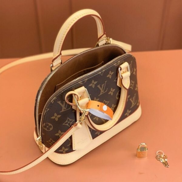 F28E01F5-2F13-F59C-B9C4-D520EB835FCF.jpg Louis Vuitton Alma BB M46990