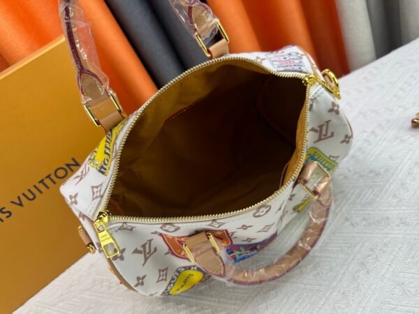 F3DD2E79-7D53-BD80-D0CC-DD0BB6386528.jpg New Arrival Speedy Bandouliere 30