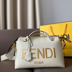 F6BA6C23-5FF3-764A-FBCB-E4EC4B29F9F2.jpg Fendi By The Way Medium - White