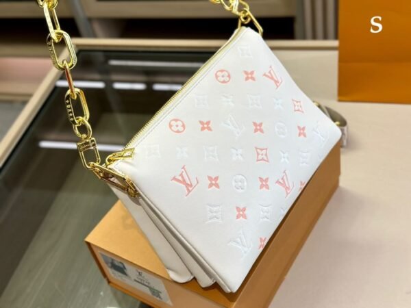 Louis Vuitton M22398 Coussin PM