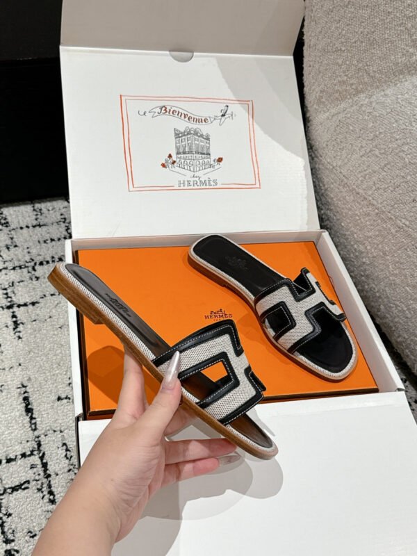 Hermes Women's Oran Sandal