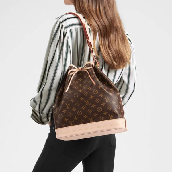 Louis Vuitton No&eacute; M42224