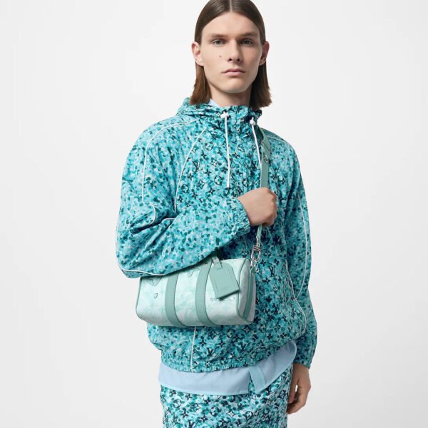 FFB13C6C-9131-661B-D141-328B65452D7F_82d215e9-5719-451c-bbce-efe9ad250af8.jpg Keepall Bandouliere 25