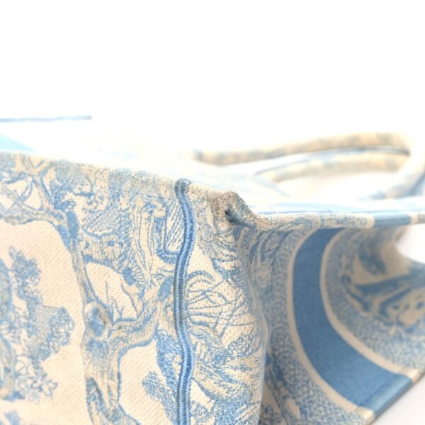Canvas Embroidered Medium Dioriviera Toile De Jouy Book Tote Light Blue
