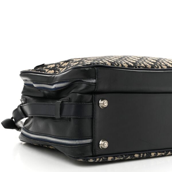 0c4e0b3f6a4f2e4d76ed4e7693af6986.jpg Monogram Messenger Blue