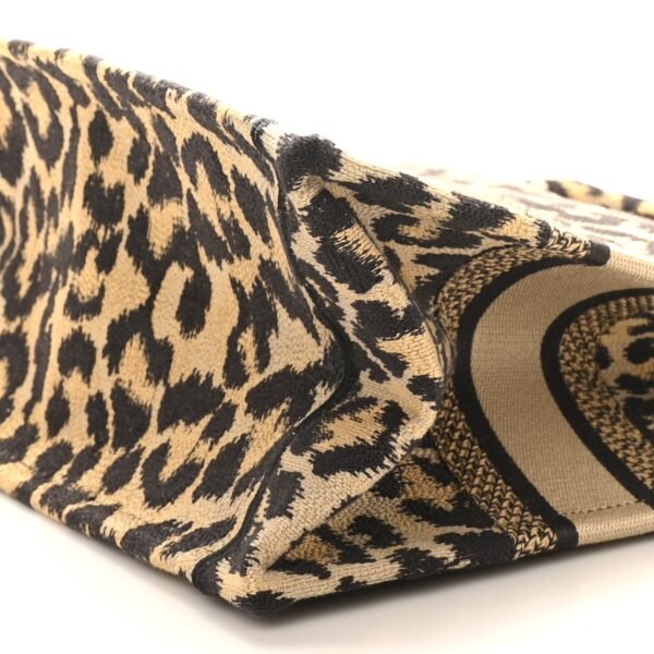 1143c814da55457d89f607a60dcebb3f.jpg Canvas Mizza Embroidered Small Leopard Book Tote Beige