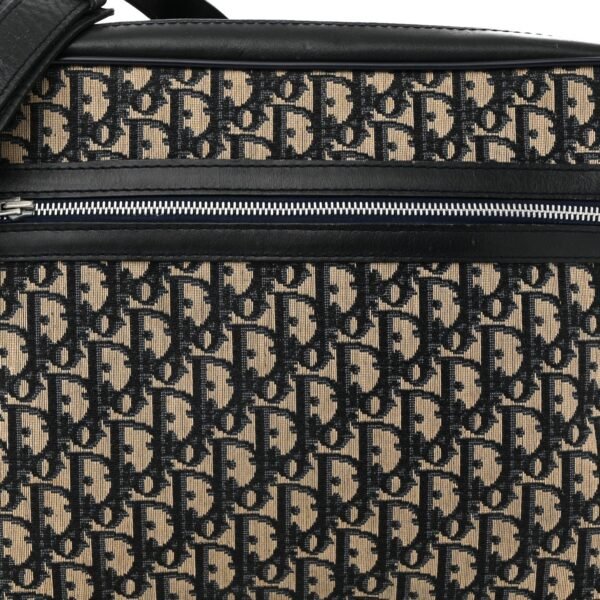 116316b31a70c99fd5b307171ebaa46b.jpg Monogram Messenger Blue