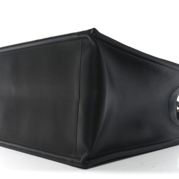 24f351087697a51586d6ae0b80cec8c0.jpg Calfskin Macro Cannage Medium Book Tote Black