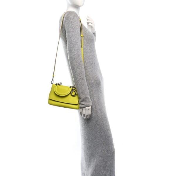 3cfcb2cd95583c875858e08f6c5a4e24.jpg Bullcalf Mini Be Dior Flap Vert Acide