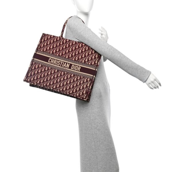 3f815e1589794aee57b144ae269324b2.jpg Oblique Large Book Tote Burgundy Multicolor