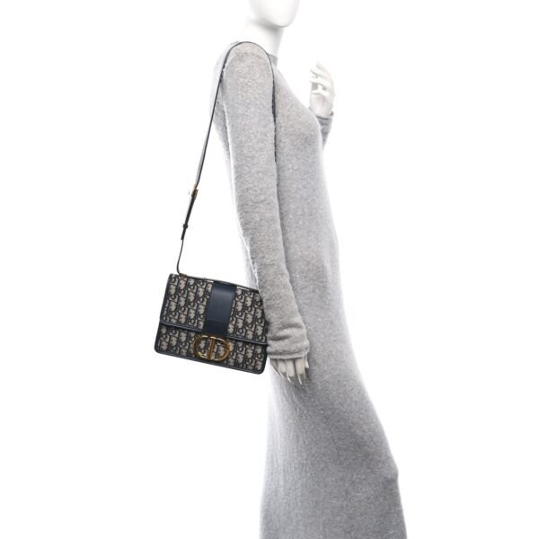 Oblique 30 Montaigne Flap Bag Blue