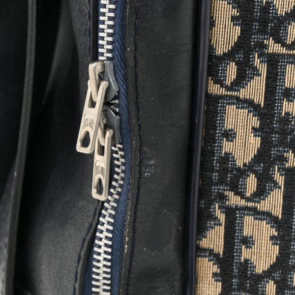 56706b496710b53525c99c280006f32a.jpg Monogram Messenger Blue