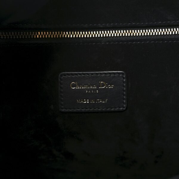 670b209a70ac91174b07d86e41dfc9f2.jpg Calfskin Macro Cannage Medium Book Tote Black