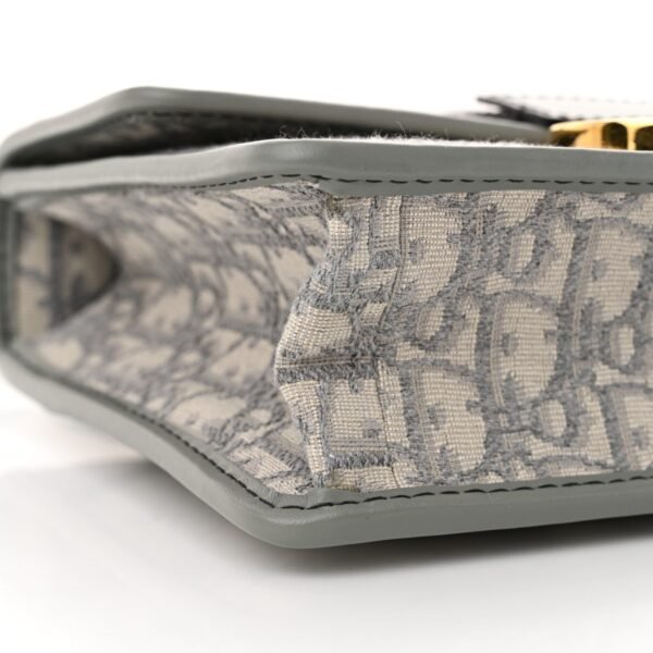 Oblique 30 Montaigne Flap Bag Grey