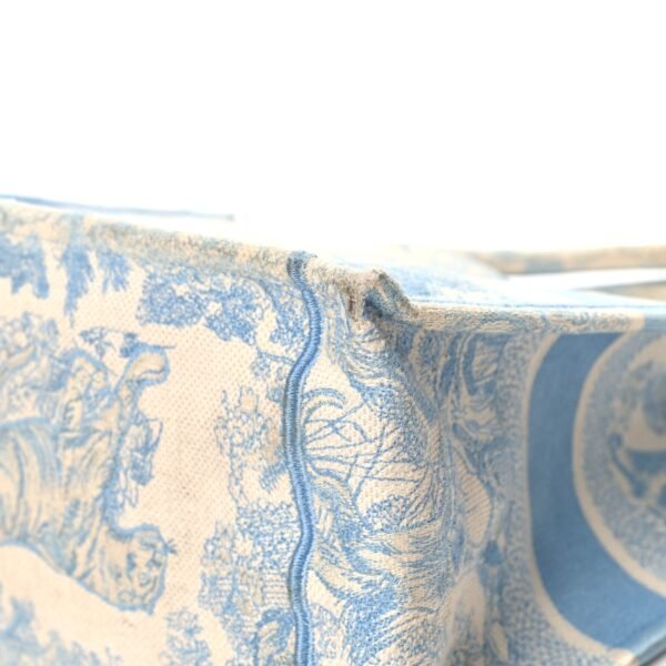Canvas Embroidered Medium Dioriviera Toile De Jouy Book Tote Light Blue