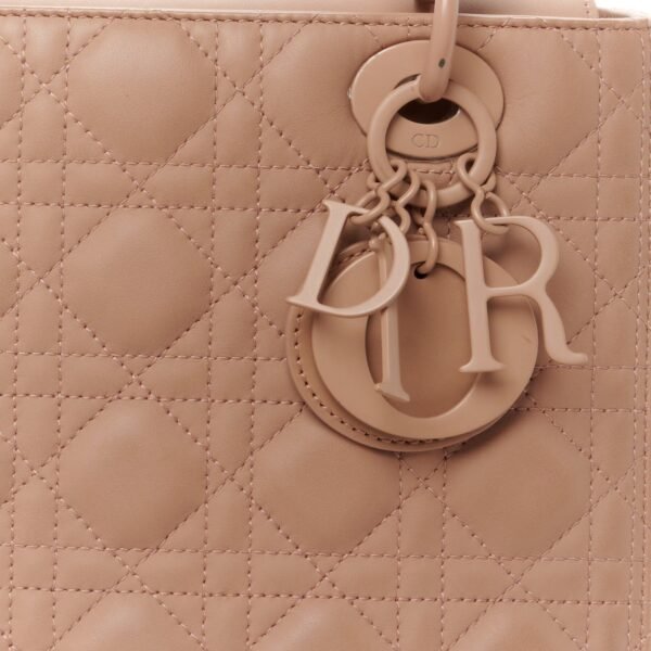 85694f7abd51ffda36f9afbc8a696a5d.jpg Ultra Matte Calfskin Cannage Medium Lady Dior Beige
