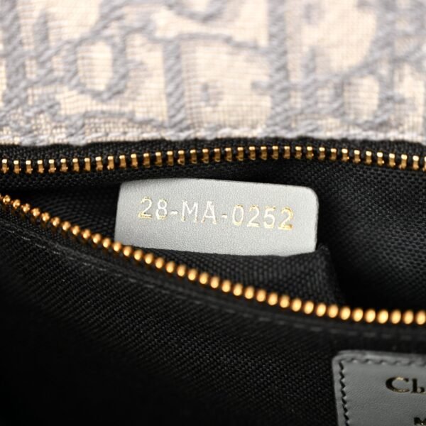 Oblique 30 Montaigne Flap Bag Grey