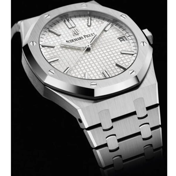Audemars Piguet Royal Oak Selfwinding Silver 15500ST.OO.1220ST.04