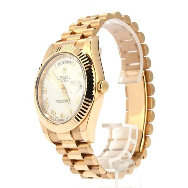 Rolex-Day-Date-Roman-Dial-Replica-Left.jpg Rolex Day-Date President Rose Gold Roman Dial 118235F-0024 Ultra Fine Replica