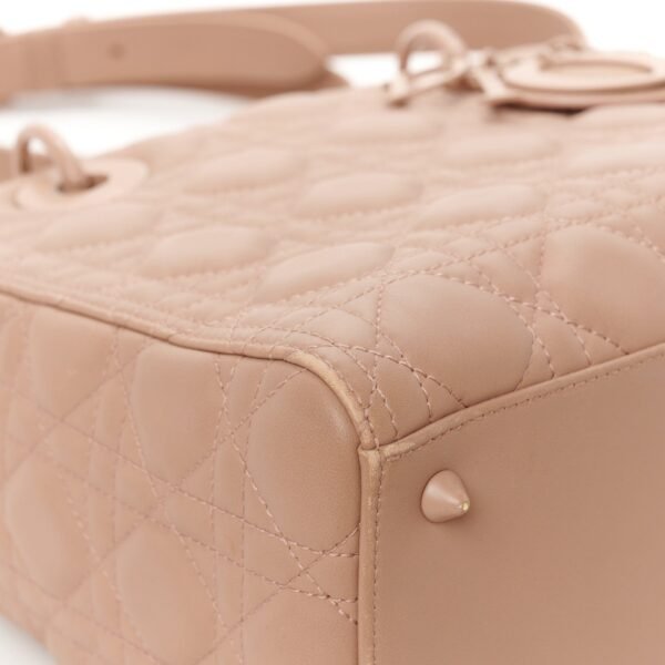 a004890b5f30a12defba8fb8d507a2a3.jpg Ultra Matte Calfskin Cannage Medium Lady Dior Beige