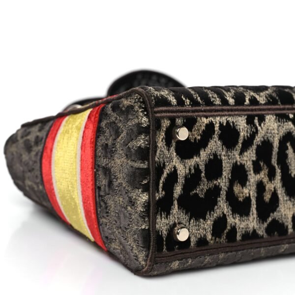 a5b32d4f38795e64f1cdbef81904ed2a.jpg Velvet Mizza Embroidered Medium Lady D-Lite Beige Multicolor