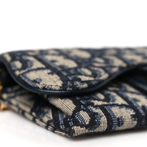 ac620bfc74c116423f53cb0ab3e4924c.jpg Oblique Nano Saddle Chain Pouch Blue