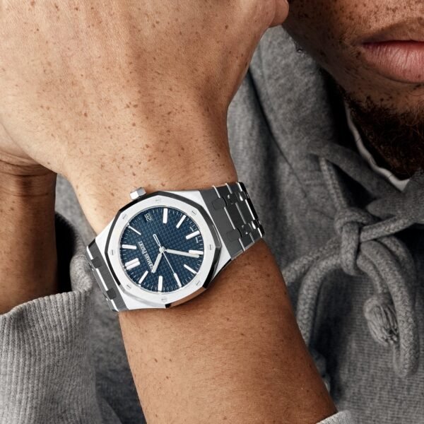 Audemars Piguet Royal Oak 15510ST.OO.1320ST.06 Selfwinding Stainless Steel Blue Dial