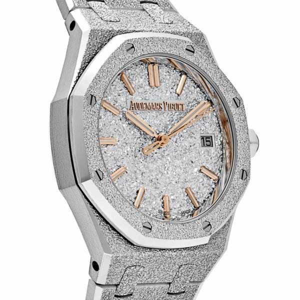 audemars-piguet-royal-oak-77450bc-gg-1361bc-01-frosted-white-gold-crystal-sand-dial-2025-audemars-piguet-43801845760244.jpg Audemars Piguet Royal Oak 77450BC.GG.1361BC.01 Frosted White Gold Crystal Sand Dial (2025)