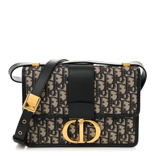 b2c9d9d9f3d392095553801bb18f129c.jpg Oblique 30 Montaigne Flap Bag Blue