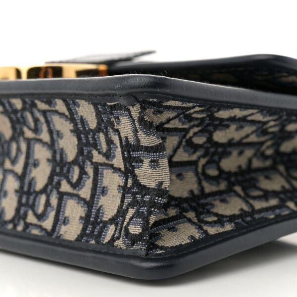 Oblique 30 Montaigne Flap Bag Blue