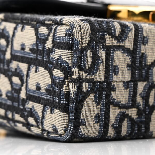 Oblique 30 Montaigne Box Bag Blue