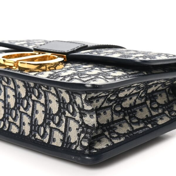 Oblique 30 Montaigne Flap Bag Blue