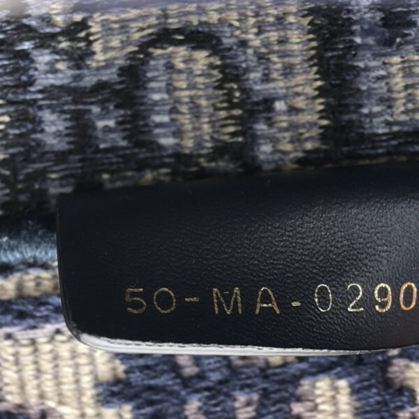 d1d004a904f8a576ff6de8a17fa79dd8.jpg Oblique Medium Book Tote Blue Multicolor