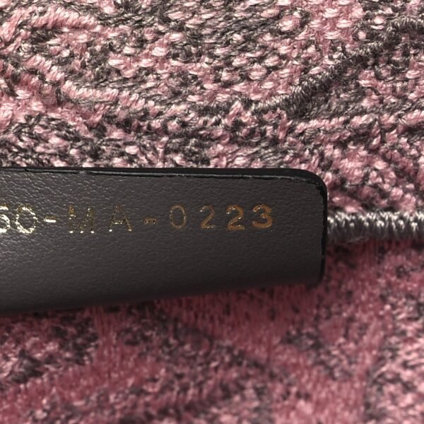 d56d8a01e918e76b829dd0b2915f4e3a_33604dc2-906c-4020-83ad-d75467cfc02e.jpg Canvas Embroidered Small Dioriviera Toile De Jouy Book Tote Pink