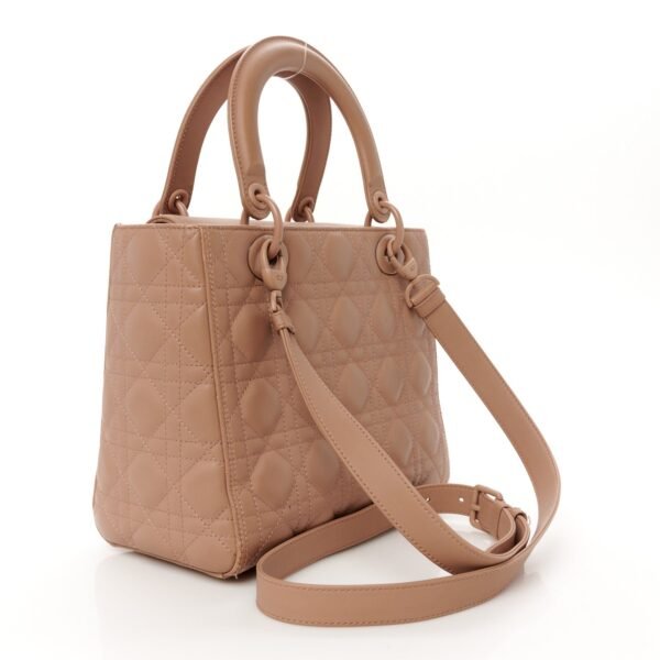 d9c4fba8effd0b91513deb492f6f5b04.jpg Ultra Matte Calfskin Cannage Medium Lady Dior Beige