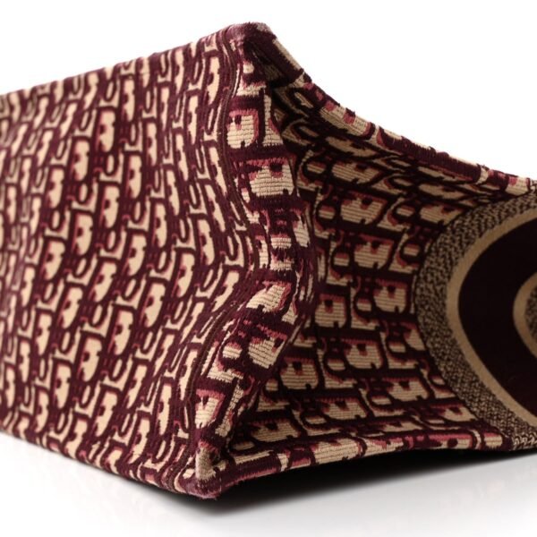 de3f8716982ddd1b1a69340382053eaa.jpg Oblique Large Book Tote Burgundy Multicolor